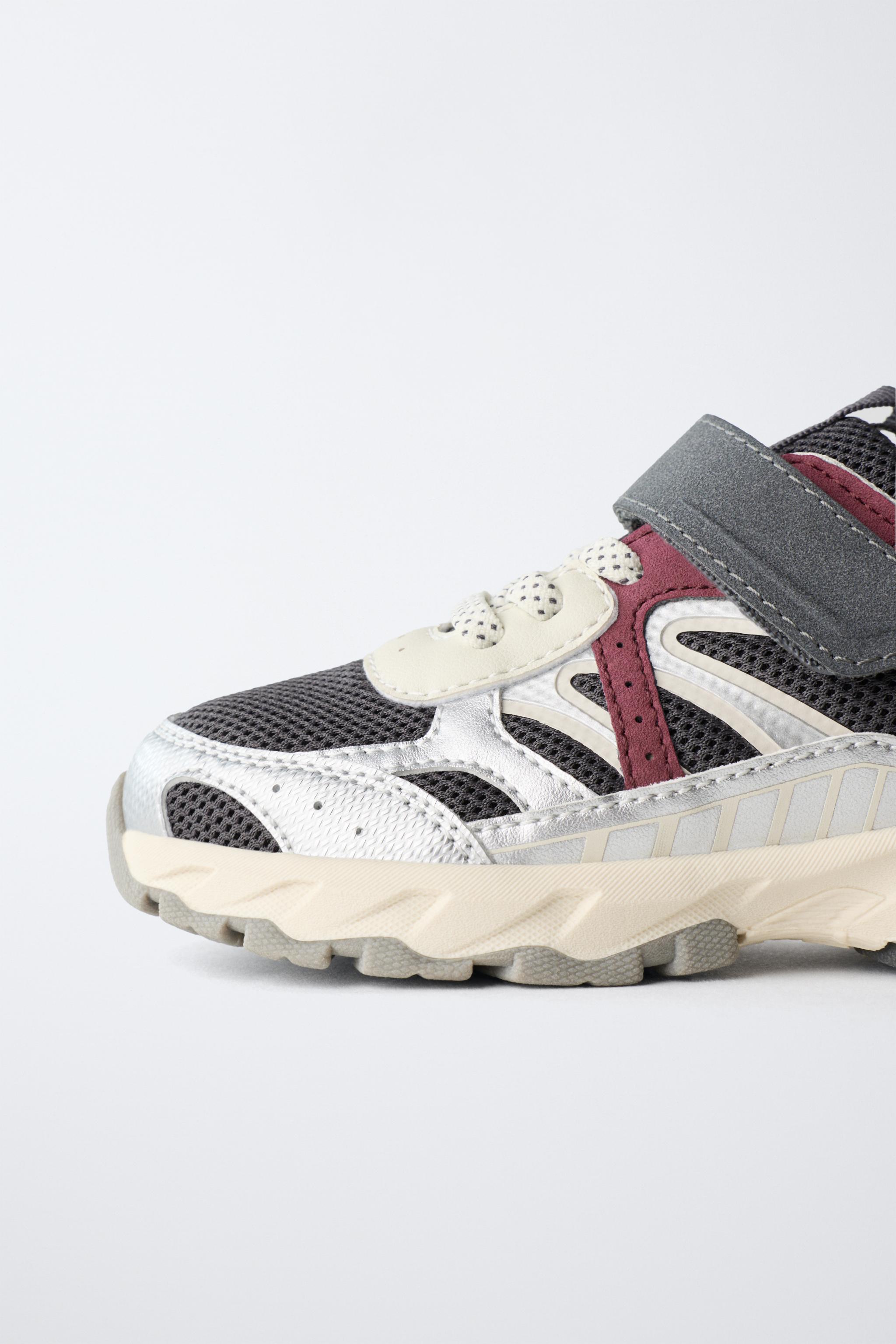 METALLIC SNEAKERS